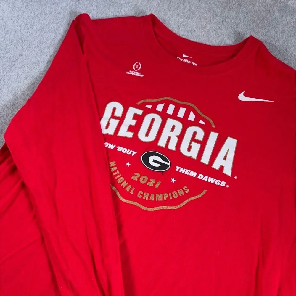 Nike Georgia Bulldogs T-Shirt Mens L Red Graphic 2021 National Champions Long